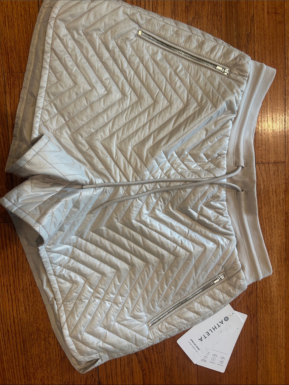 NWT Athleta Off White Apres Quilted Ski Shorts